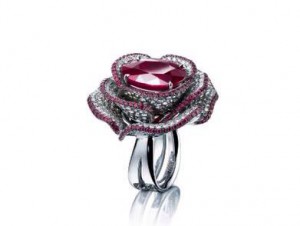 "Purple Rose" ring set with 10ct Burmese ruby in 18k white gold.