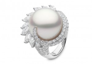 "Mayfair" ring in 18k white gold with 17-18mm South Sea pearl and diamonds.