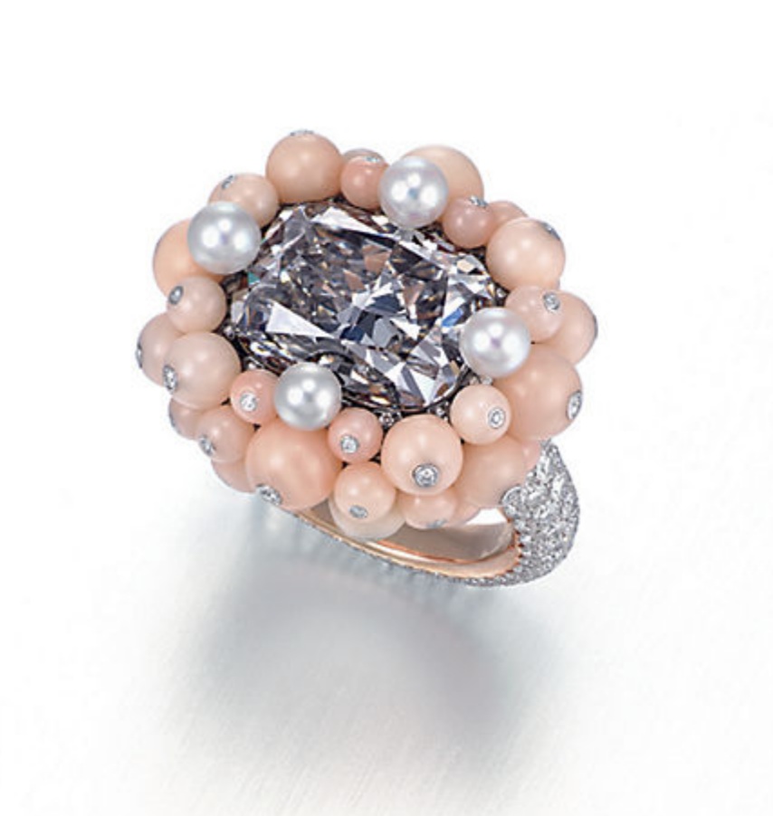 Taffin ring with cushion-shaped fancy violet-grey diamond-5,64ct, corals,cultured pearls set in 18k rose gold.
