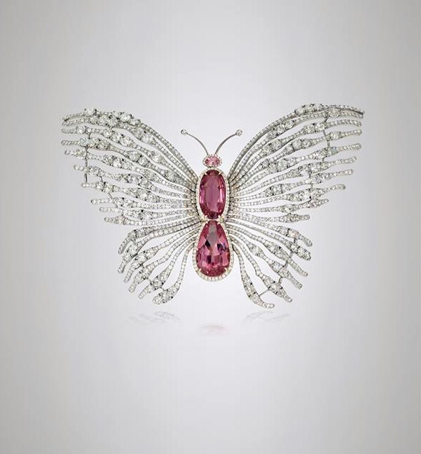 Butterfly brooch with 6,82ct and 4,57ct Pamir spinels and diamonds set in white gold and titanium