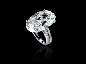 Moval cut 16ct diamond ring set in white gold and diamonds, High Jewellery collection