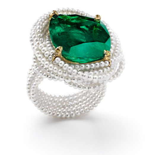 "La Colombiana Perfecta" ring set in 18k yellow gold and titanium with Colombian emerald and natural fine pearls.