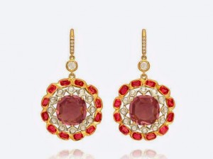 Tenzo spinel earrings with diamonds set in yellow gold