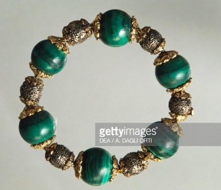 Malachite bracelet with gold and silver elements. Part of parure together with waist necklace, created for baritone Titta Ruffo, 1940s, Mario Buccellati