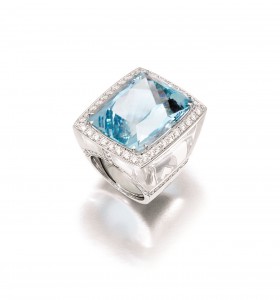 Anastasia ring set in white gold with crystal rock, diamonds and acquamarine of 47,34cts, Margherita Burgener