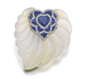Carved chalcedony , sapphires and diamonds brooch, Suzanne Belperron, 1942