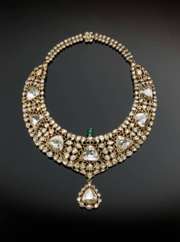 Necklace (kanthi), in gold set with diamonds and emerald. 1850-1875. The Al-Thani Collection.