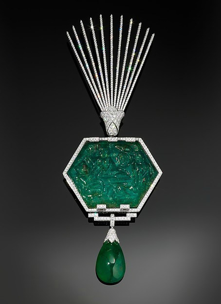 Aigrete in platinum, set with emeralds and diamonds, Cartier, 2012. The Al-Thani Collection