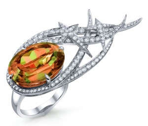 Couture knuckle ring set in white gold with diamonds pave' and oval-shaped zultanite, Stephen Webster