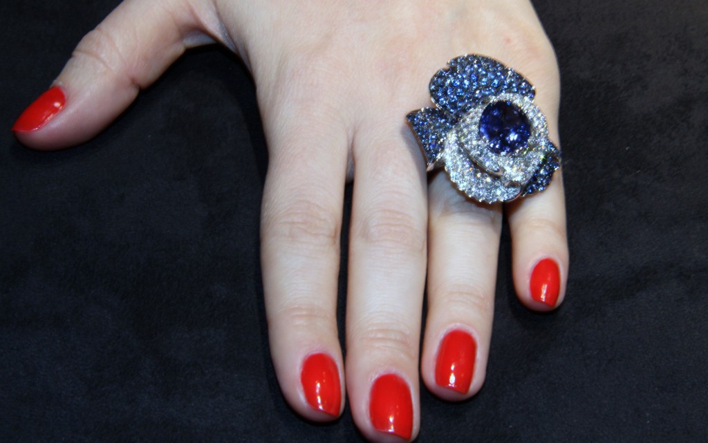 Rose ring-iconic piece, set with oval-shaped sapphire and sapphire and diamond pave', Picchiotti