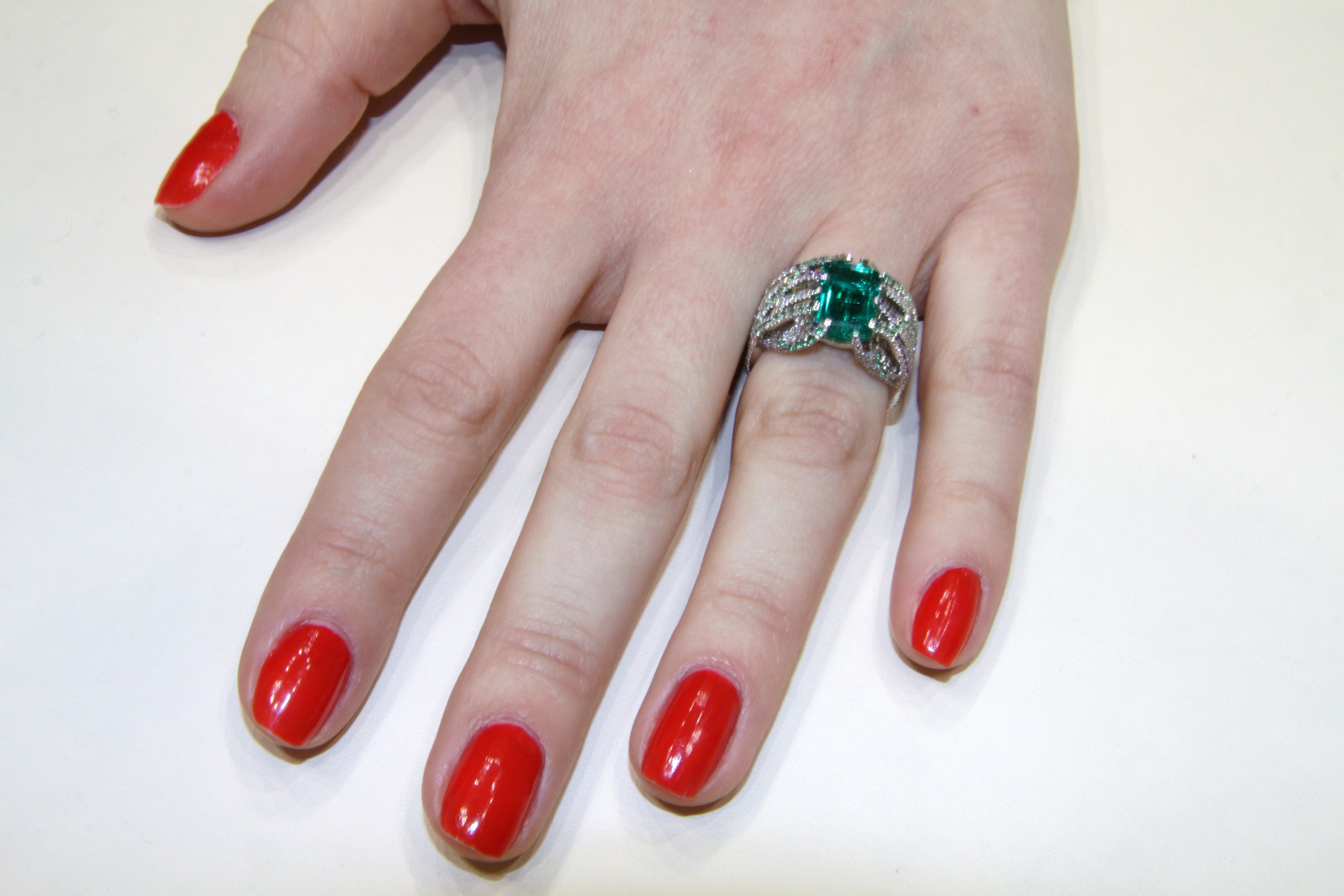 Scopello ring set in white gold with emerald, sapphires, amethysts, diamonds, Di Gregorio Gioielli