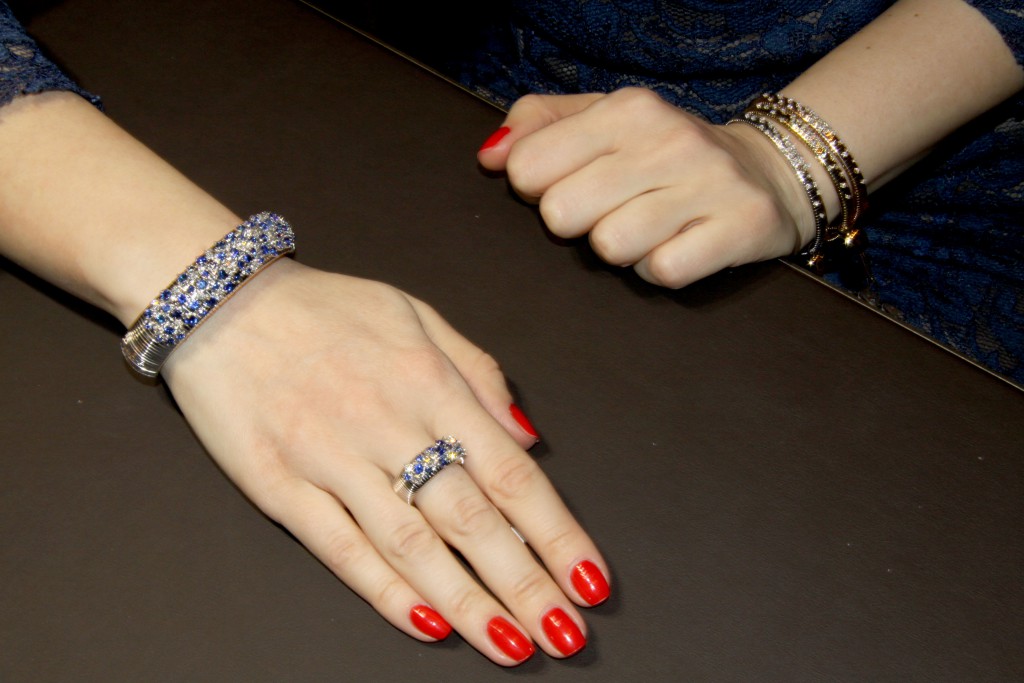 Stardust bracelet and ring in white gold with sapphires and diamonds, Chimento