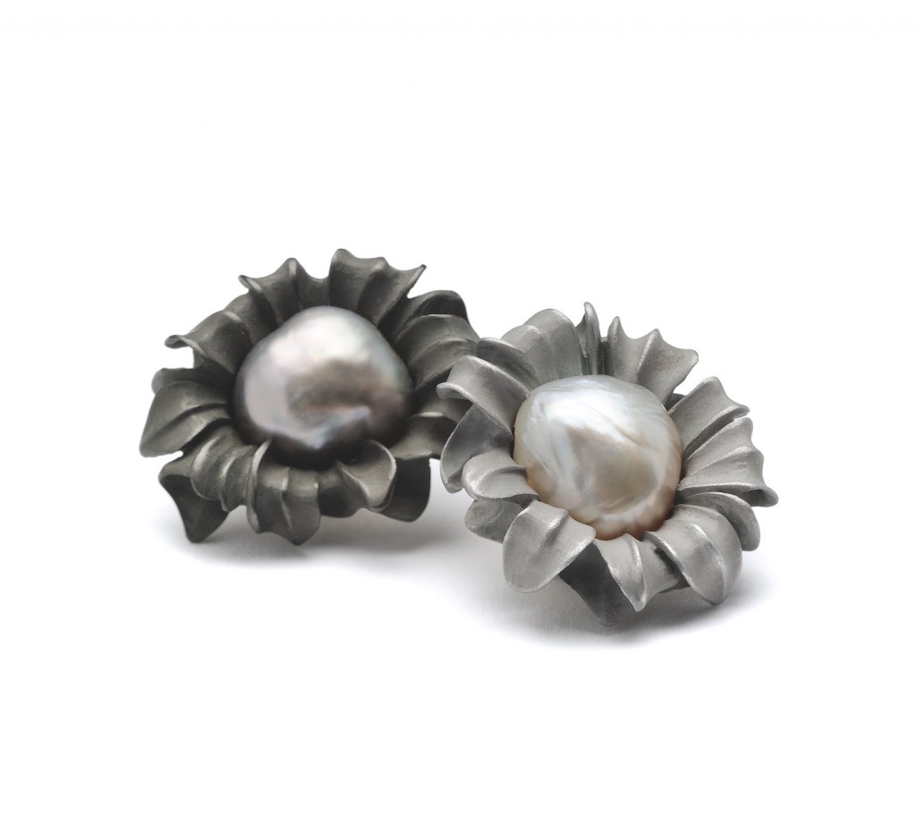 Aluminium pearls earrings, Hemmerle