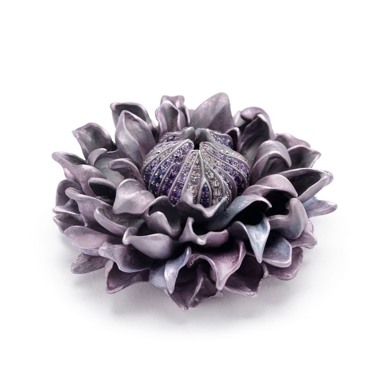 Clematis brooch in purple aluminium and white gold with sapphires and diamonds, Hemmerle