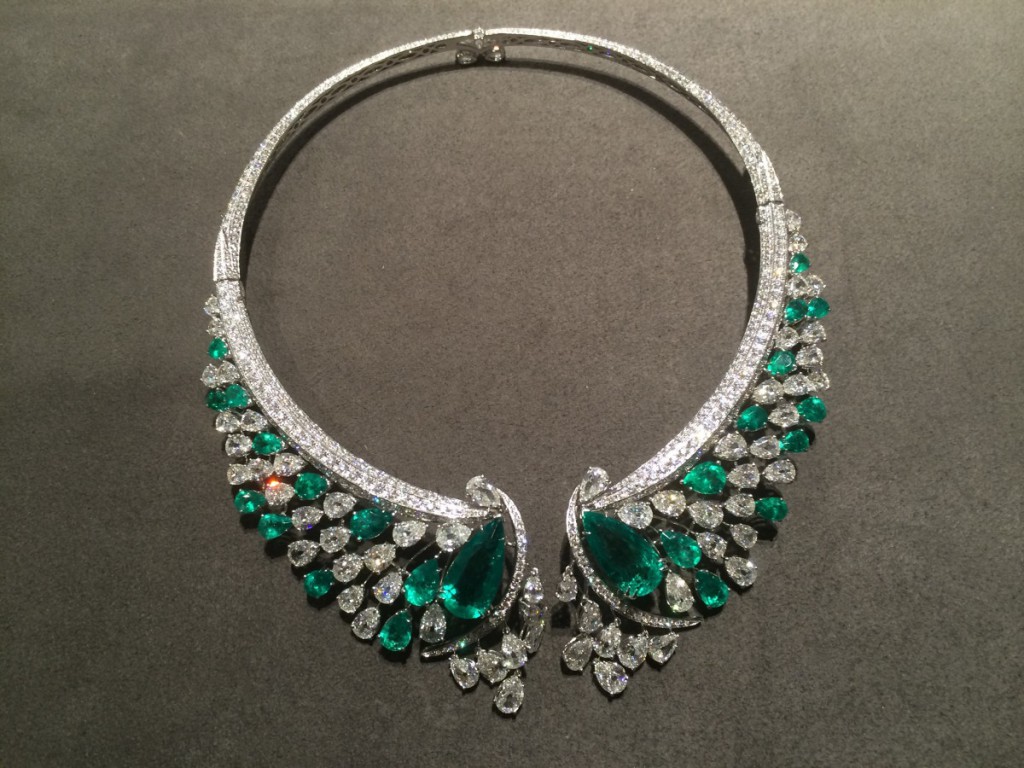 Emerald and diamond necklace, Sutra