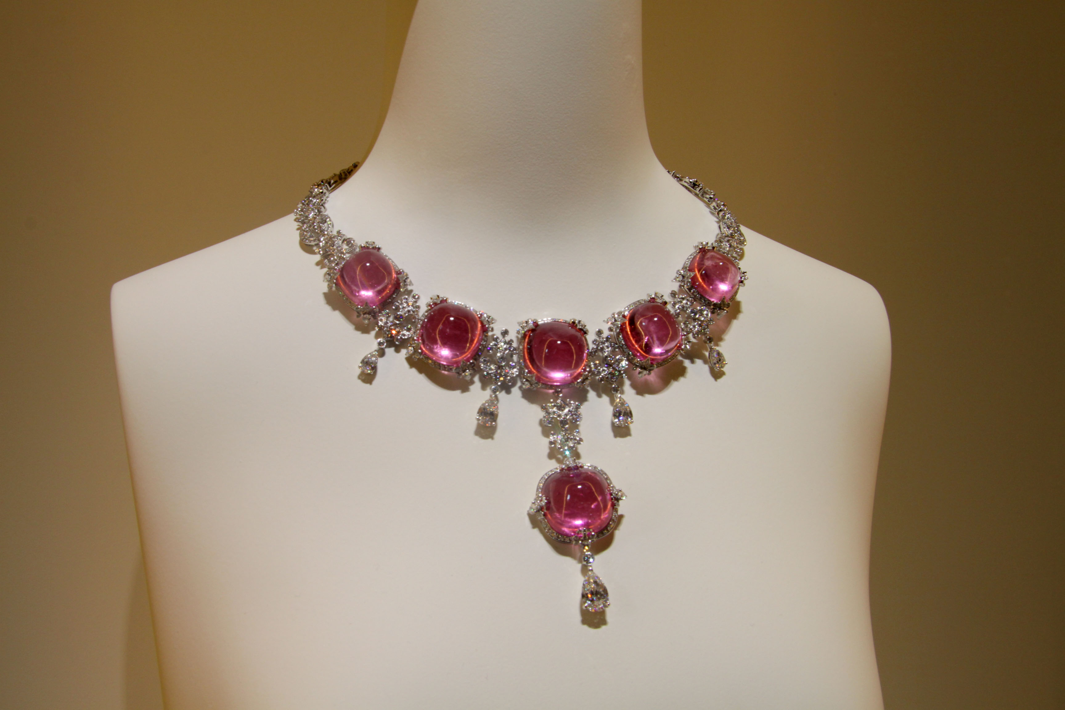 Necklace featuring tourmaline cabochons with diamonds, Giampiero Bodino