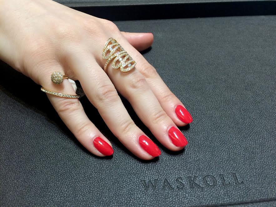 Parfums du monde and French hug rings with diamonds in pink gold, Waskoll Paris