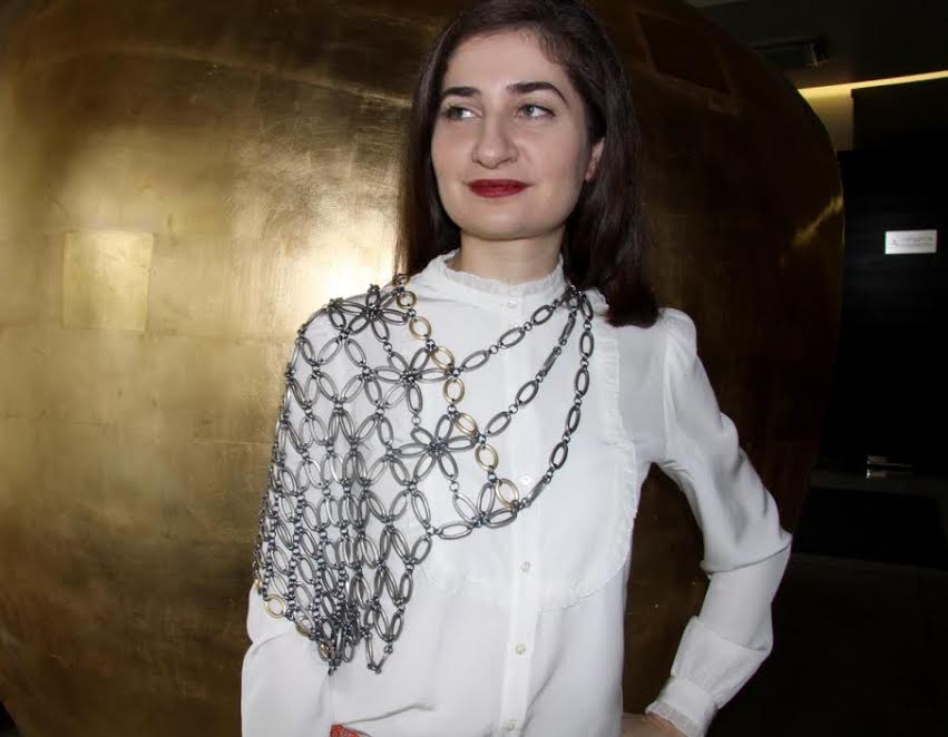 Chainging necklace made of aluminium, Lucia Odescalchi