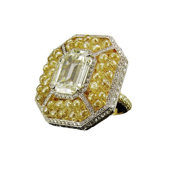 Daisy ring in white and yellow gold with an important yellow diamond and briolette cut yellow diamonds, white diamonds, Busatti Milano