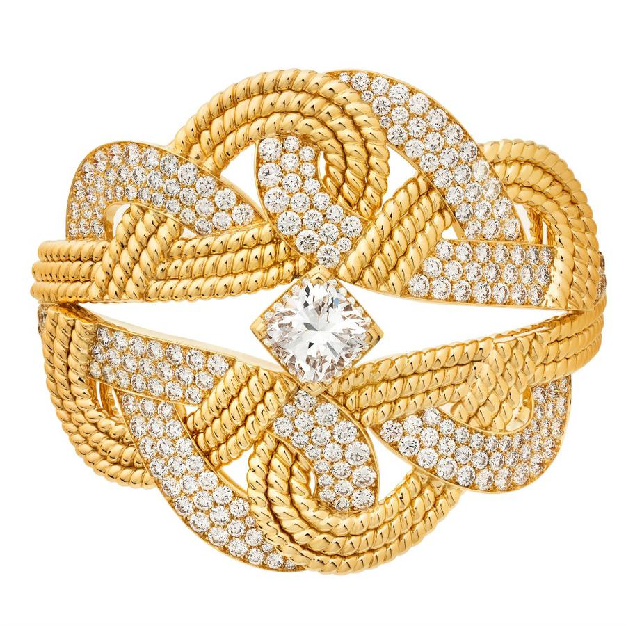 Golden Braid bracelet made of yellow and white gold with cushion cut diamond of 4,22cts, diamonds, Chanel Joaillerie